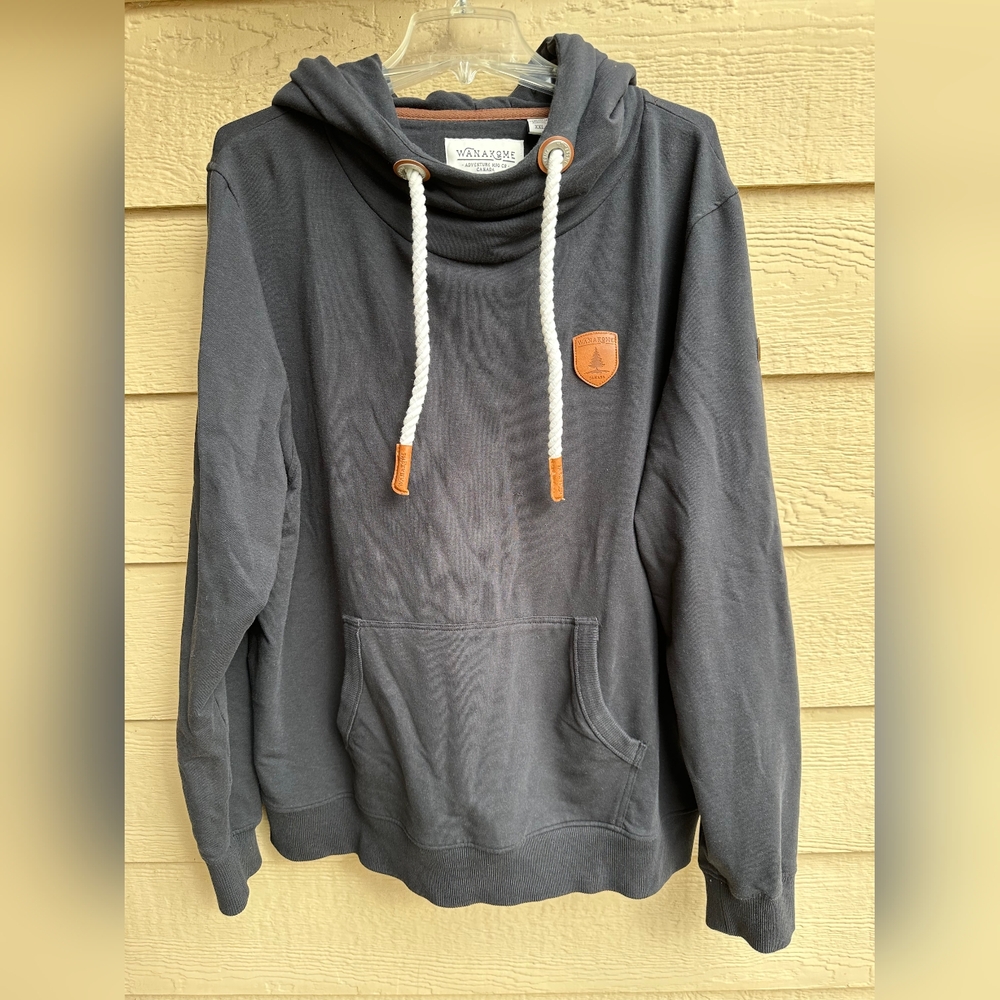Wanakome Men's Black Hoodie